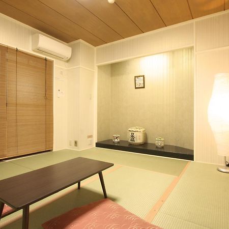 Toyotaya Hostel Нисиномия Экстерьер фото