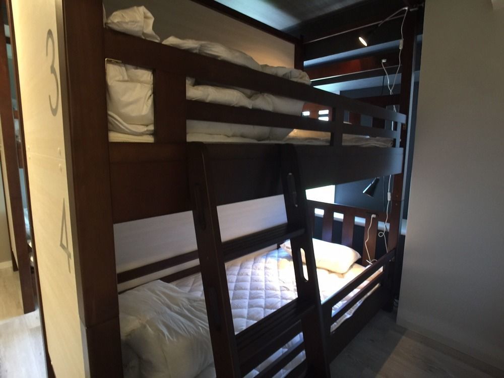 Toyotaya Hostel Нисиномия Экстерьер фото