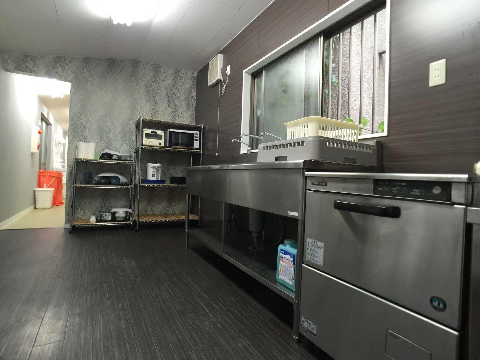 Toyotaya Hostel Нисиномия Экстерьер фото